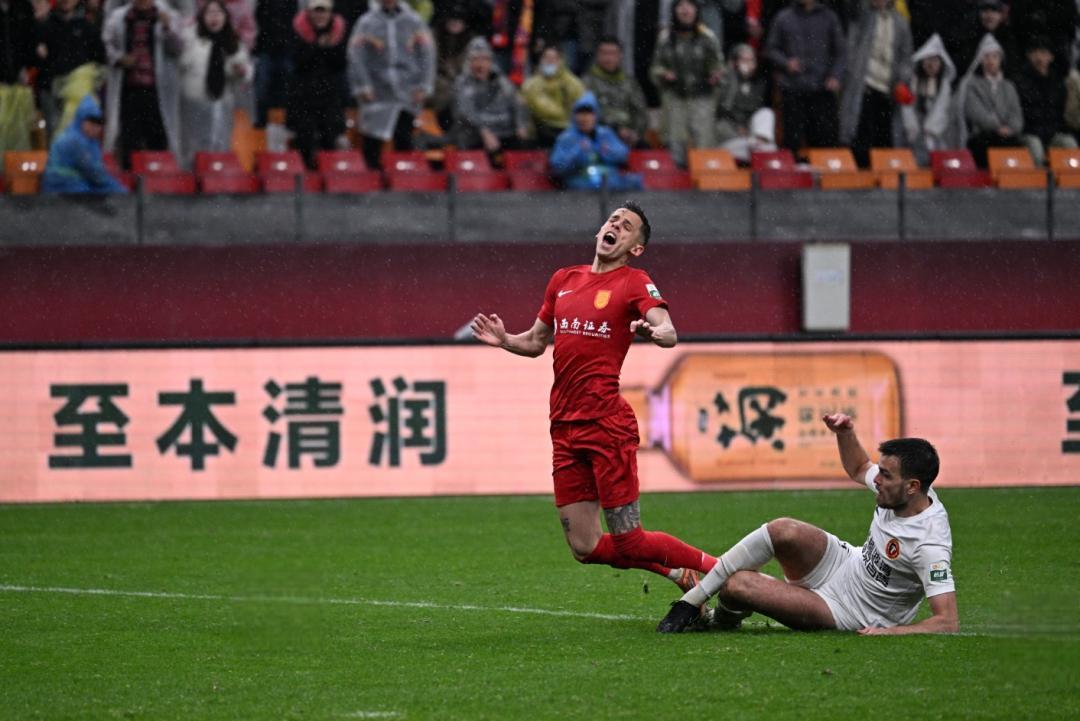 切尔西围绕中超内部沟通曼联球迷沸腾之后，马龙怒砍33分的简单介绍